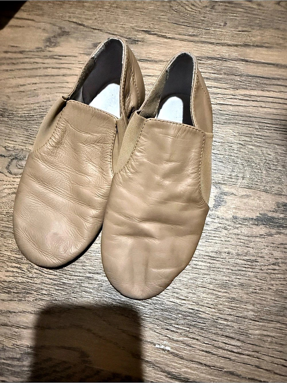 Bloch tan Leather Slip-On Jazz shoes Size 13½